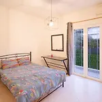 Modern 3 Bed With Balconies And Sea Access * Vrakhnaíika