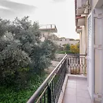 Modern 3 Bed With Balconies And Sea Access * Vrakhnaíika