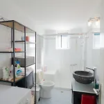 Modern 3 Bed With Balconies And Sea Access