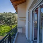 Modern 3 Bed With Balconies And Sea Access Vrakhnaíika