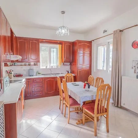 Modern 3 Bed With Balconies And Sea Access * Vrakhnaiika