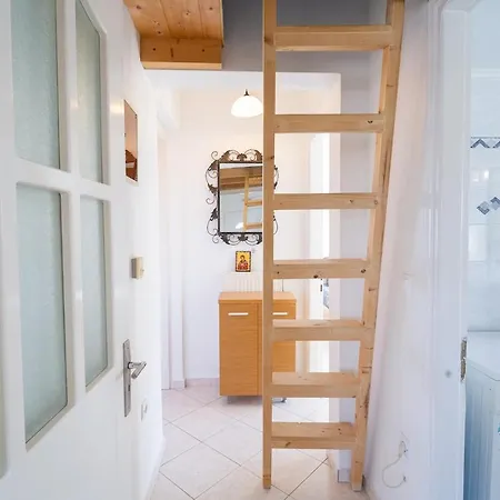 Modern 3 Bed With Balconies And Sea Access Holiday home Vrakhnaiika