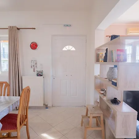 Дом отдыха Modern 3 Bed With Balconies And Sea Access Vrakhnaíika